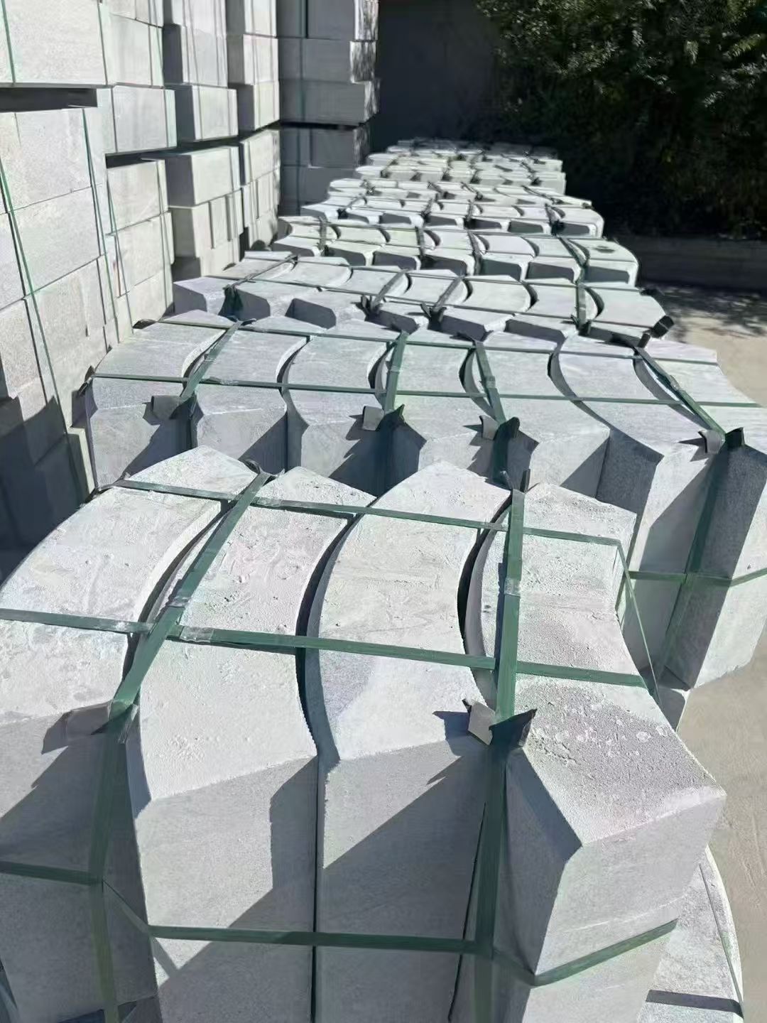 铜陵 芝麻灰弧形路沿石