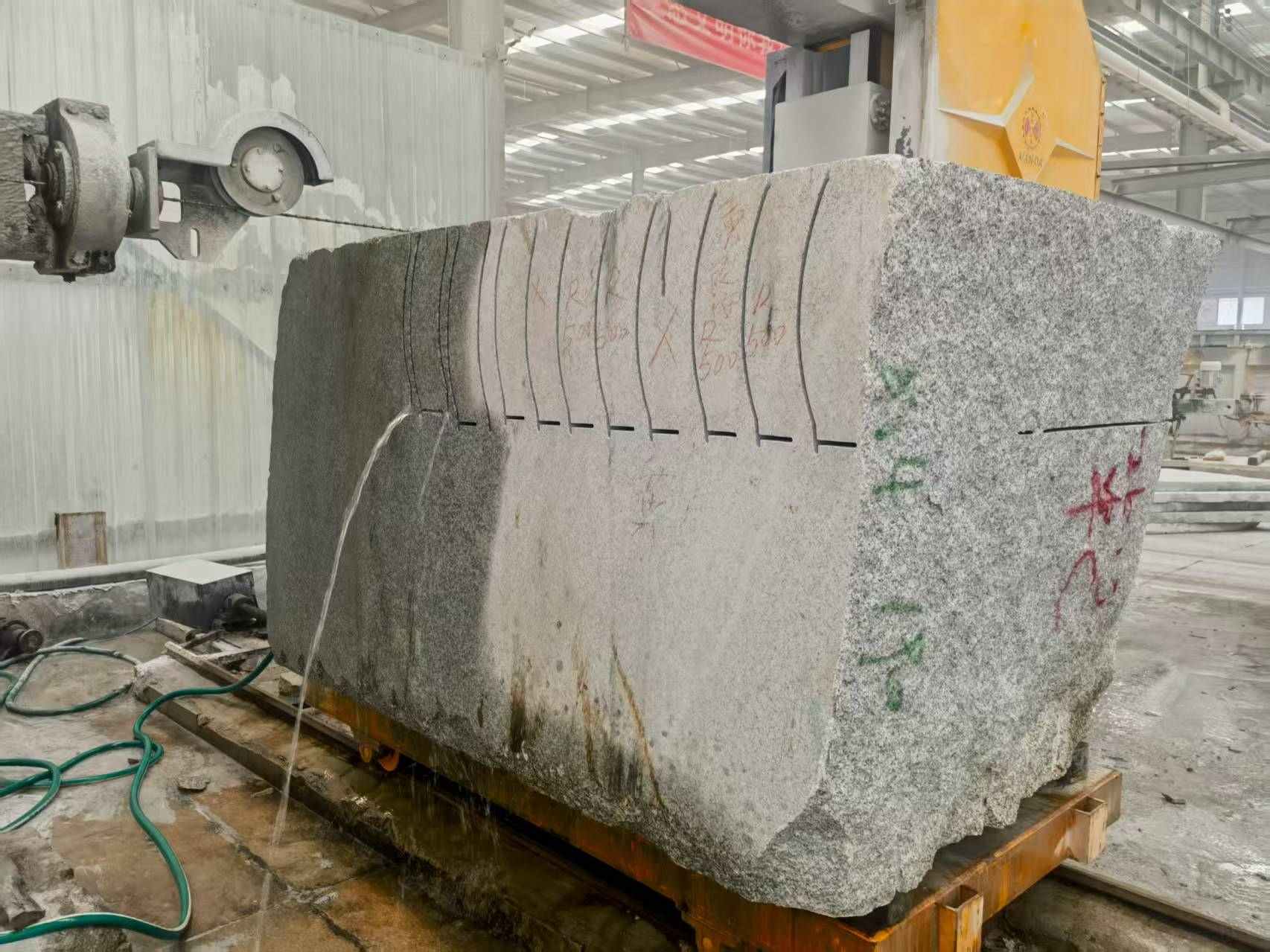 铜陵 602，大花芙蓉白，绳锯加工弧形路沿石