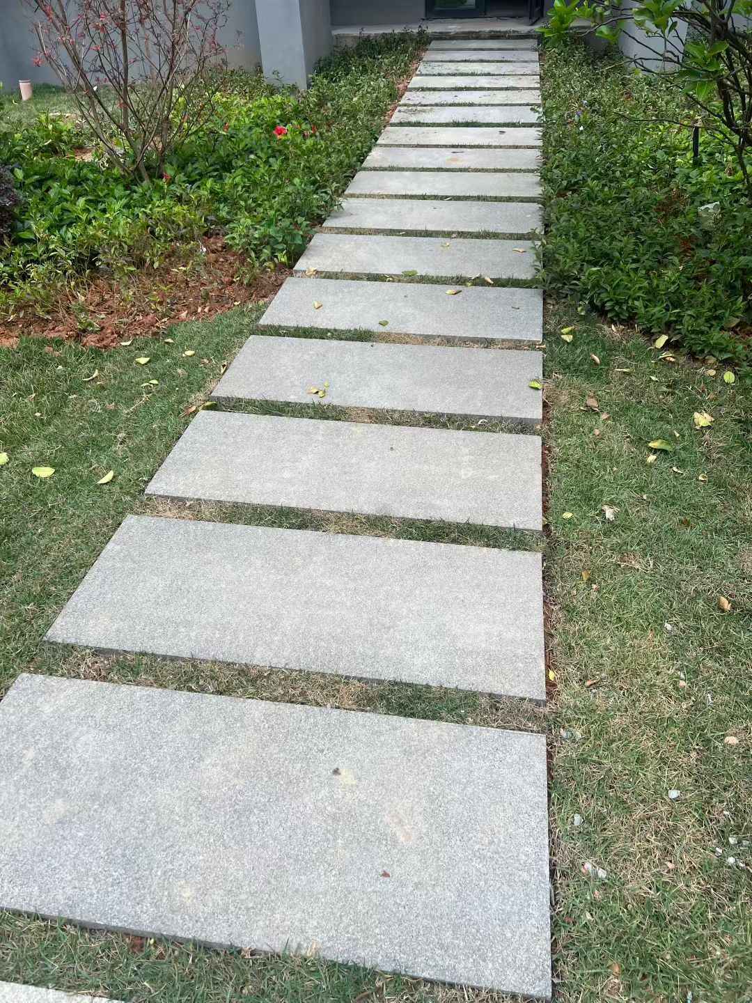 铜陵 芝麻黑小区踏步、汀步石铺装效果