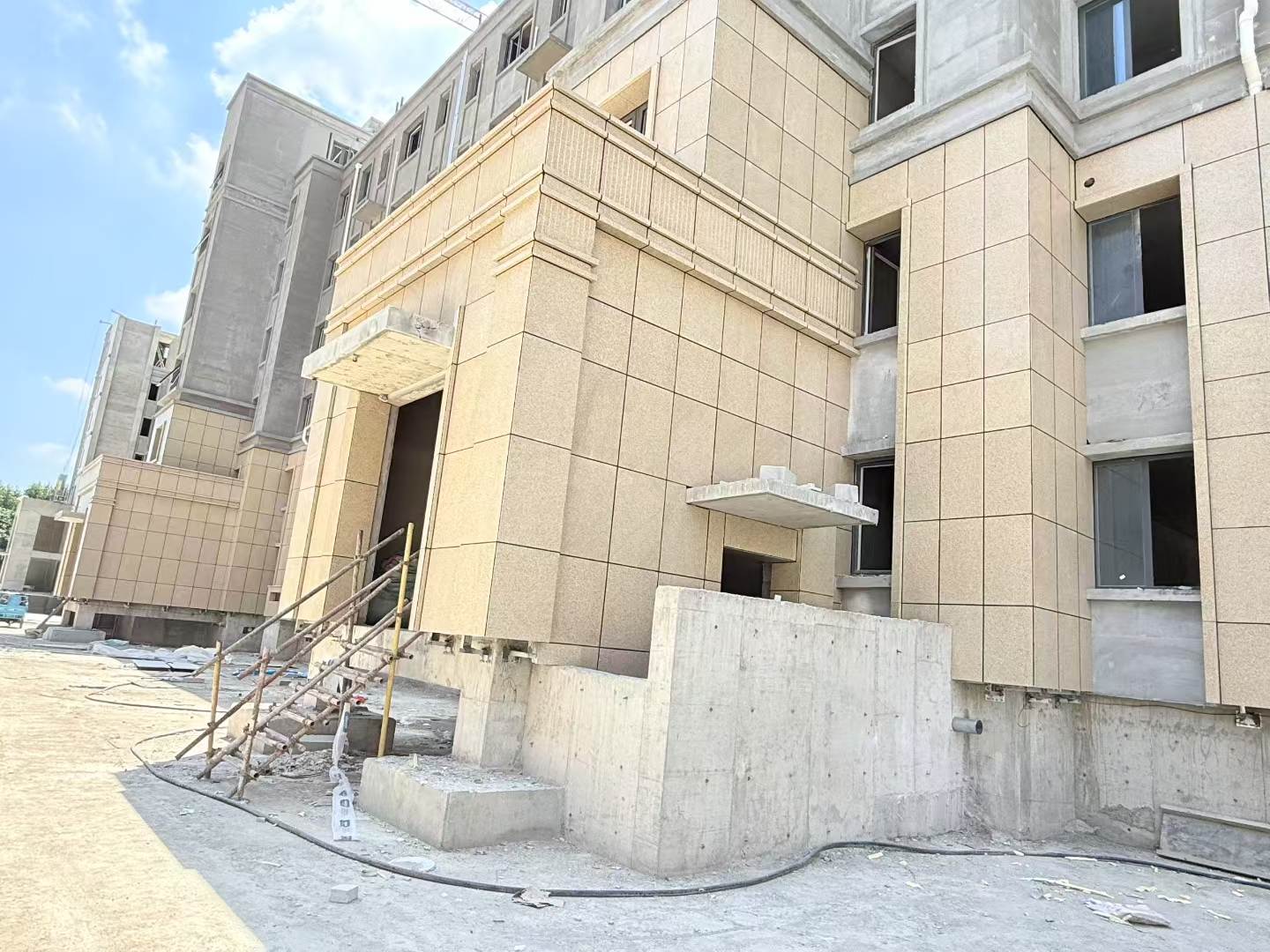 铜陵 黄金麻干挂，工地实拍