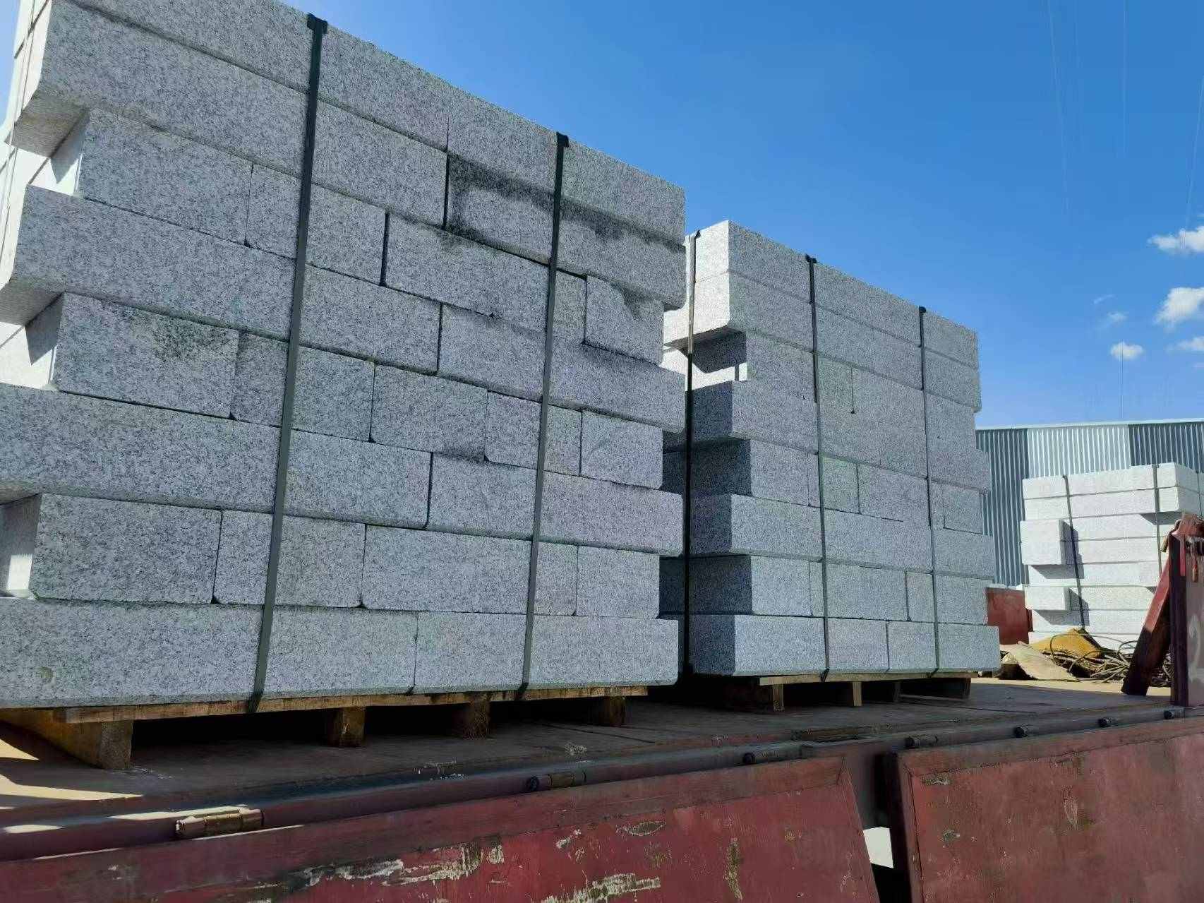 铜陵 路沿石装车出货