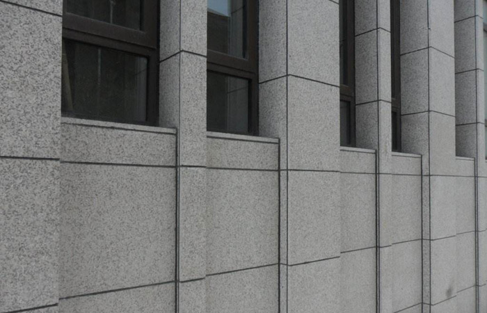 铜陵芝麻灰外墙干挂石材及施工注意事项