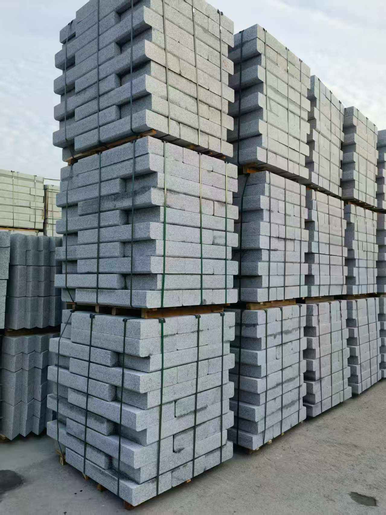 铜陵 路沿石（路侧石），颜色一致，尺寸标准