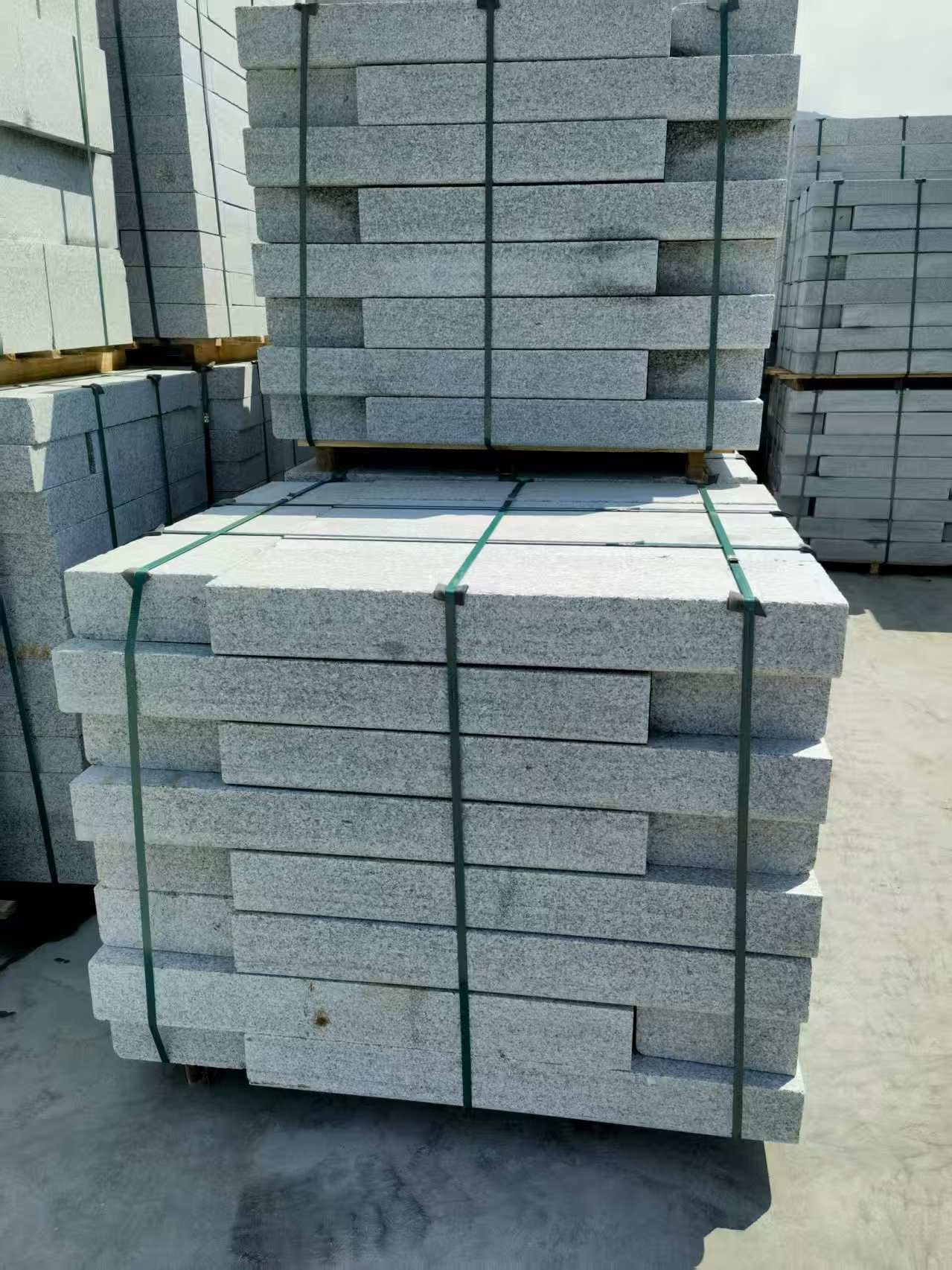 铜陵 芙蓉白花岗岩路沿石、平石尺寸标准，色泽均匀